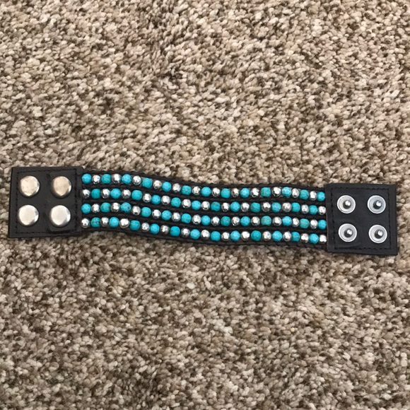 Premier Designs Jewelry - Premier Designs Turquoise/silver beaded cuff